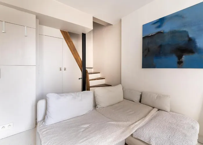 Stylish 1bd Duplex - Stunning Views Near Louvre Apartmán