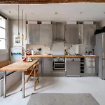 Stylish 1bd Duplex - Stunning Views Near Louvre アパート