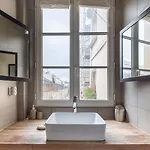 Stylish 1bd Duplex - Stunning Views Near Louvre *