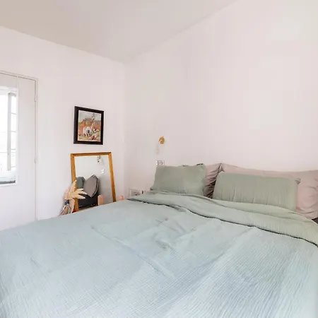 Stylish 1bd Duplex - Stunning Views Near Louvre *