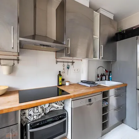 Appartement Stylish 1bd Duplex - Stunning Views Near Louvre Parijs