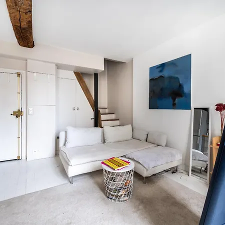 Stylish 1bd Duplex - Stunning Views Near Louvre