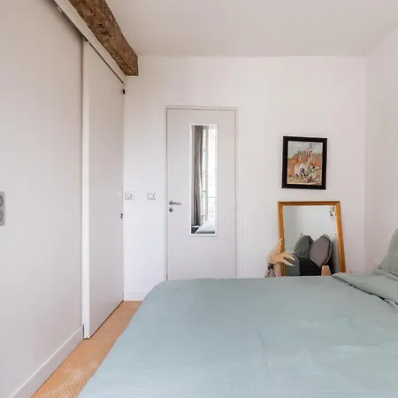Stylish 1bd Duplex - Stunning Views Near Louvre *