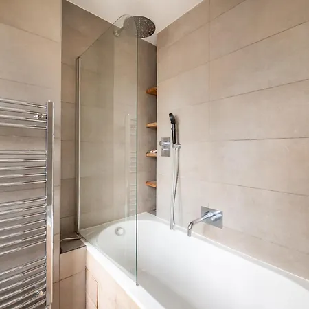 Apartamento Stylish 1bd Duplex - Stunning Views Near Louvre