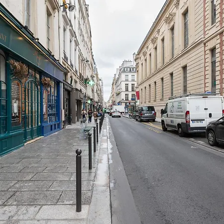 Stylish 1bd Duplex - Stunning Views Near Louvre París