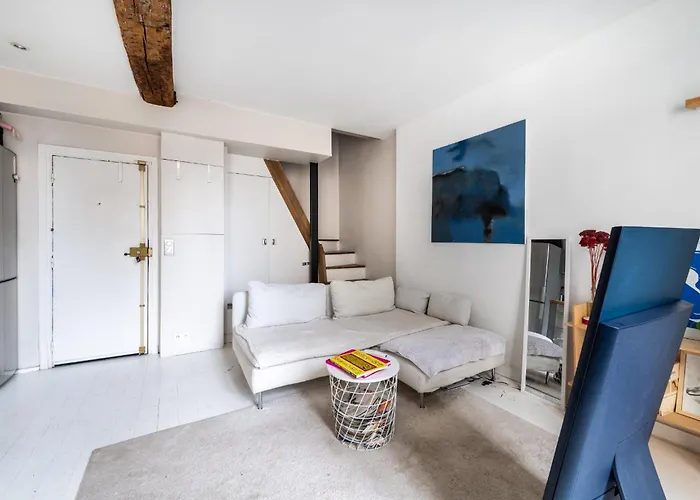 Stylish 1bd Duplex - Stunning Views Near Louvre