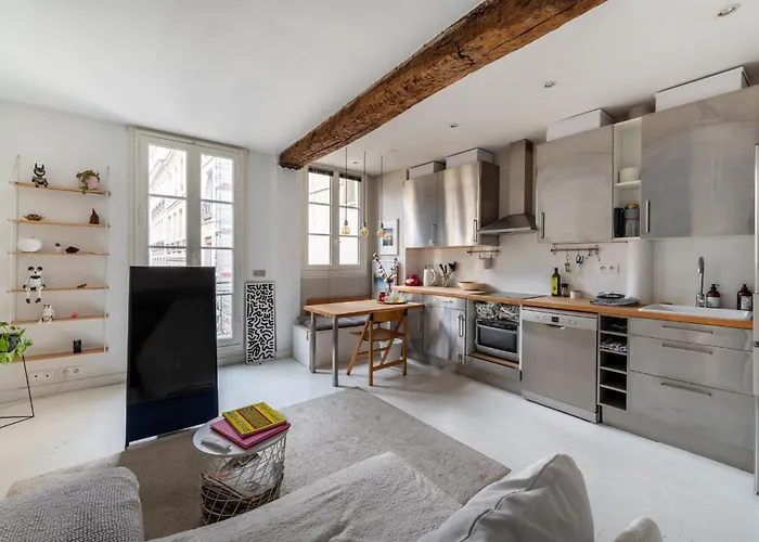 Stylish 1bd Duplex - Stunning Views Near Louvre