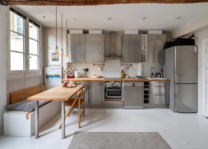 Stylish 1bd Duplex - Stunning Views Near Louvre Appartamento