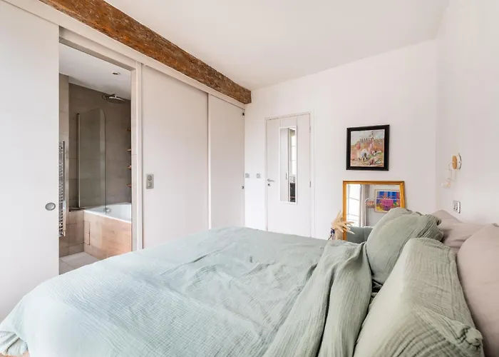 Appartamento Stylish 1bd Duplex - Stunning Views Near Louvre Parigi