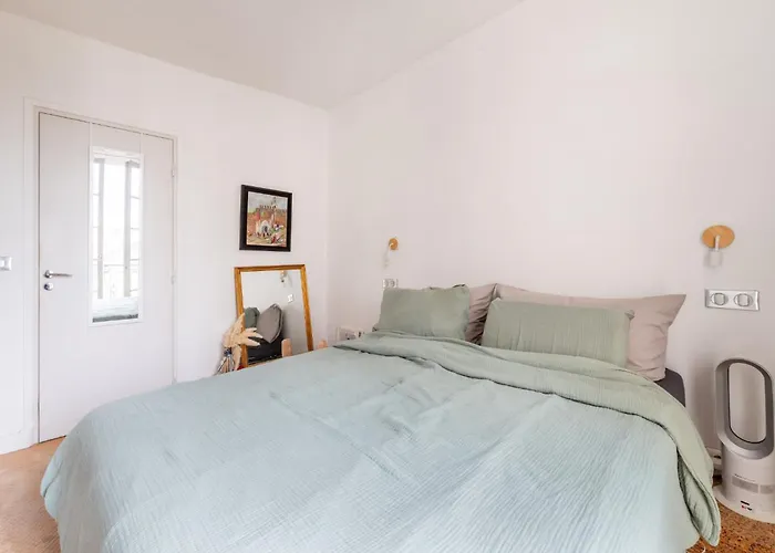 Stylish 1bd Duplex - Stunning Views Near Louvre Appartamento