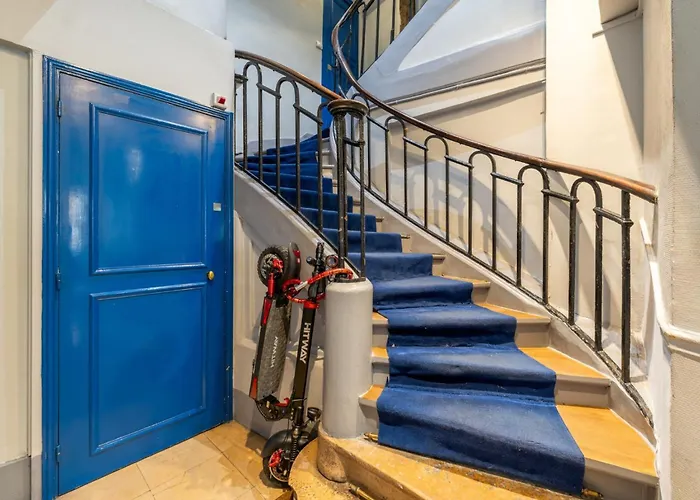 Stylish 1bd Duplex - Stunning Views Near Louvre Appartamento