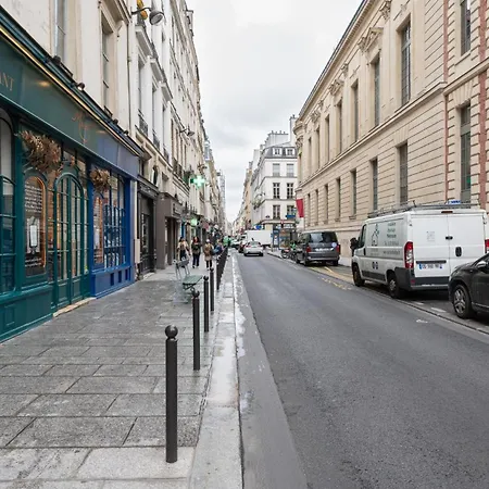 דירה Stylish 1bd Duplex - Stunning Views Near Louvre פריז